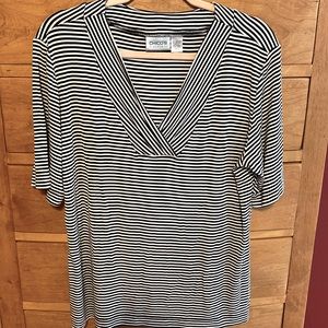 Chicos Travelers black and white stripe top size3 (ladies 16)